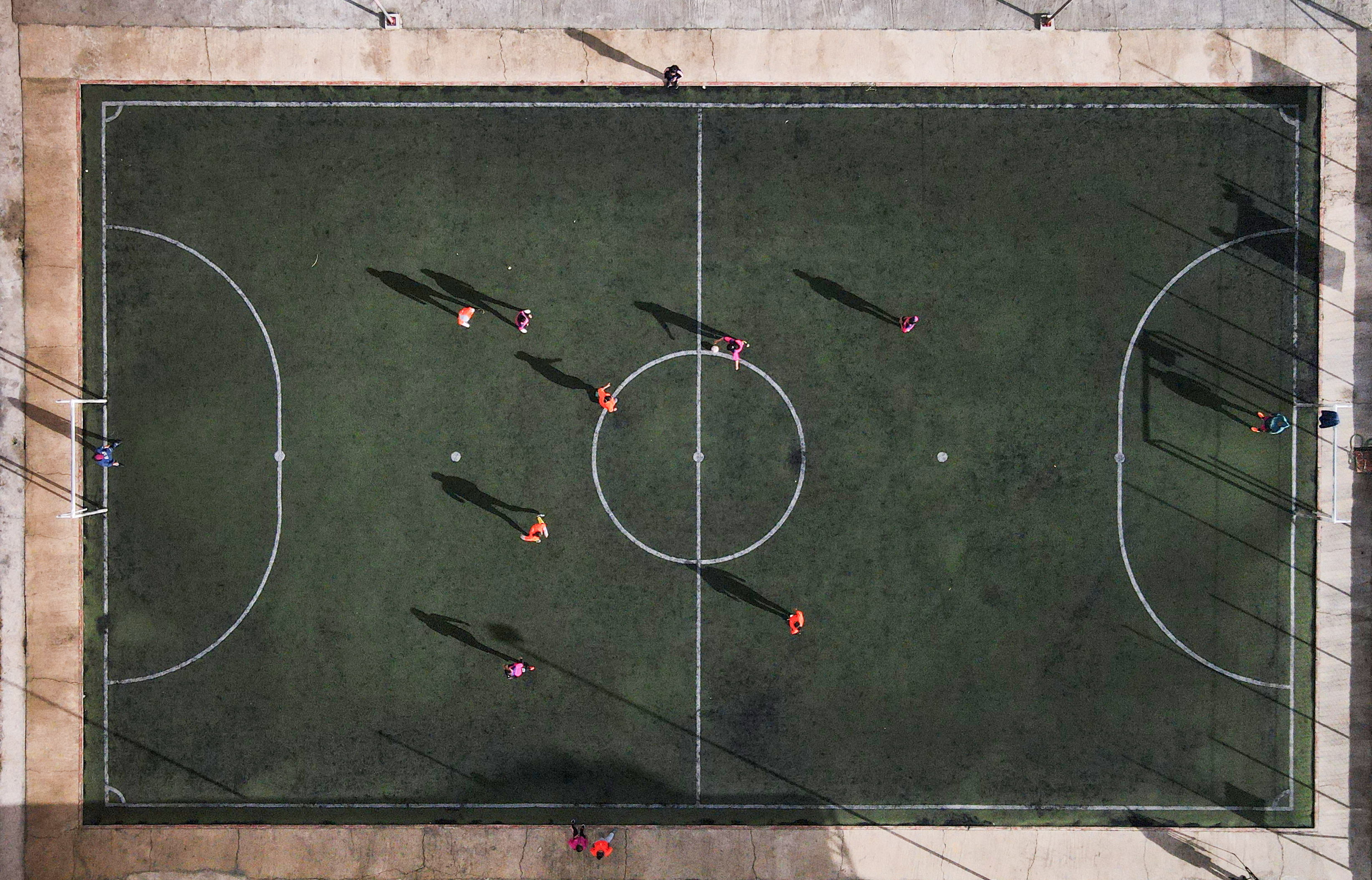 Así es la escuela de fútbol “de mujeres para mujeres” a 4.150 metros de altura
