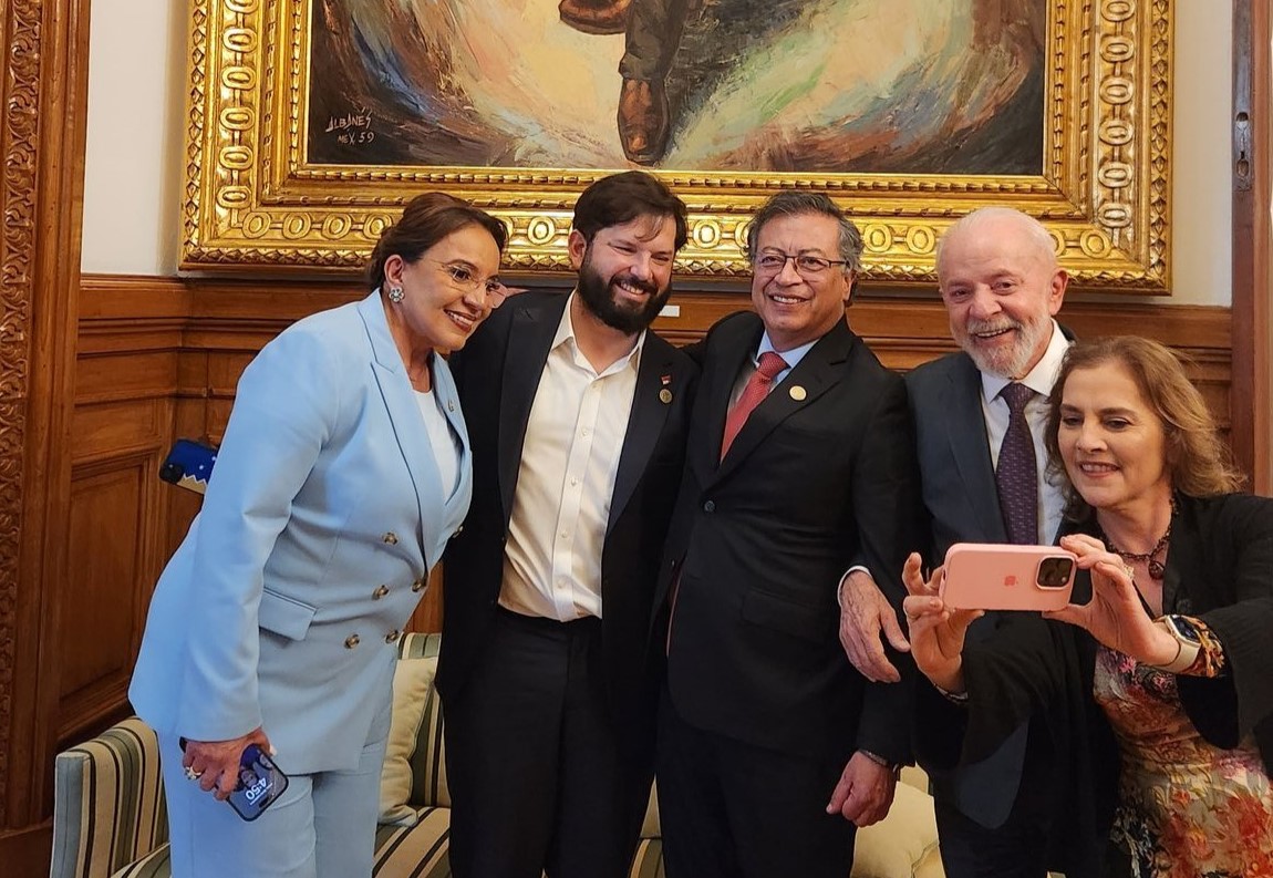 “Un grupo de revolucionarios”: Petro se encontró en México con Lula, Boric y Castro
