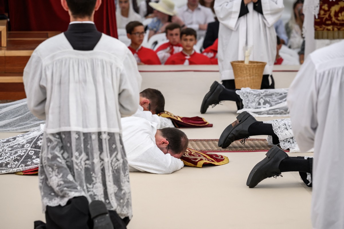 Los católicos que desafían al Vaticano y permanecen con una facción rebelde