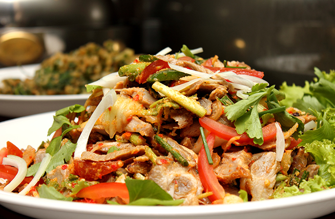 Ensalada con tocino barriguero, exquisita y saludable