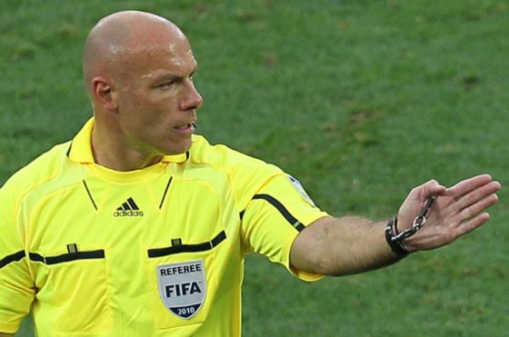 El árbitro inglés Howard Webb anunció su retiro