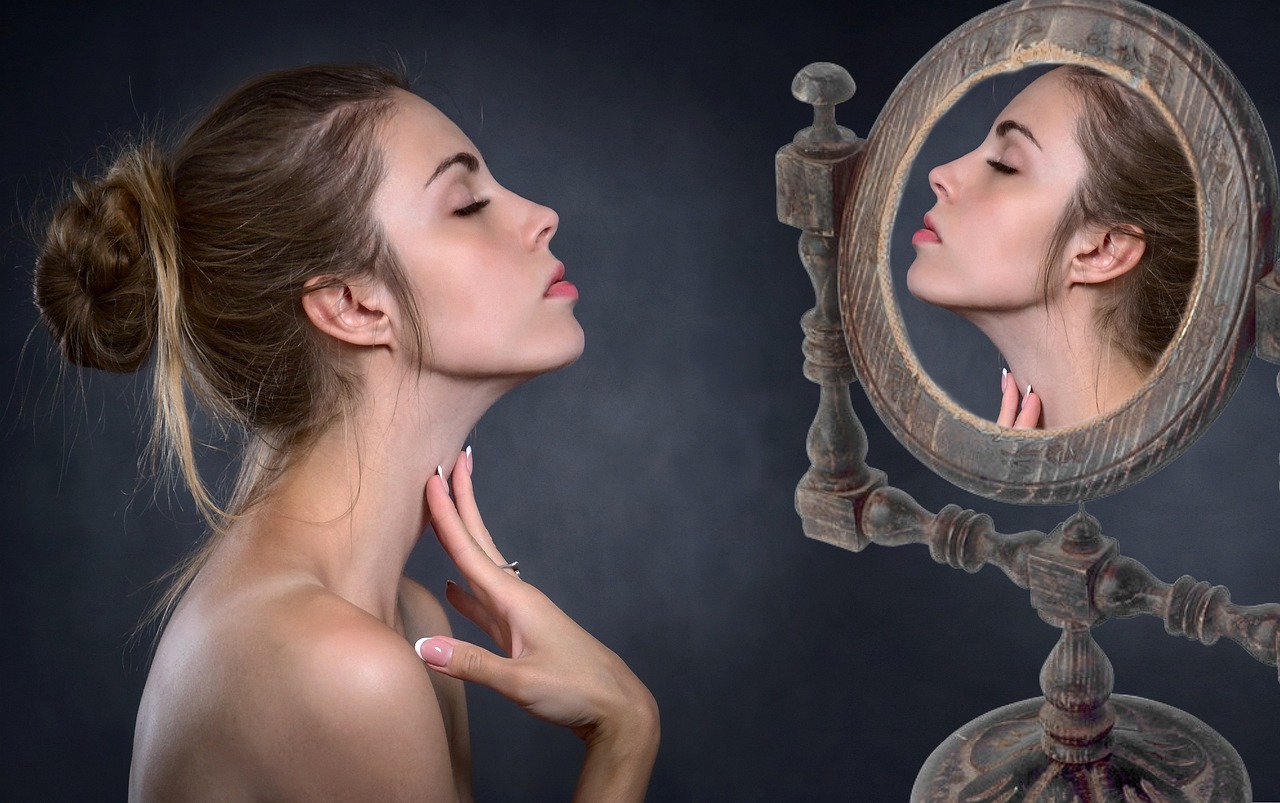 Ejercicios faciales para la papada: así harás ver tu cara más esbelta