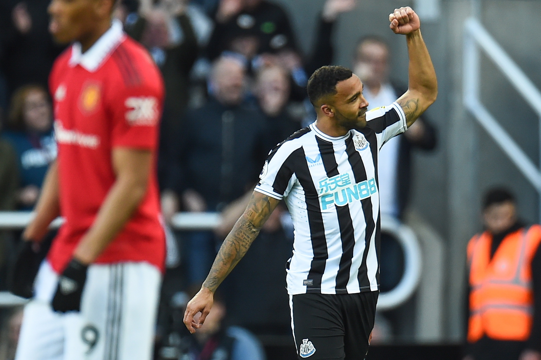 Newcastle venció al United en la lucha por la tercera casilla de la Premier League