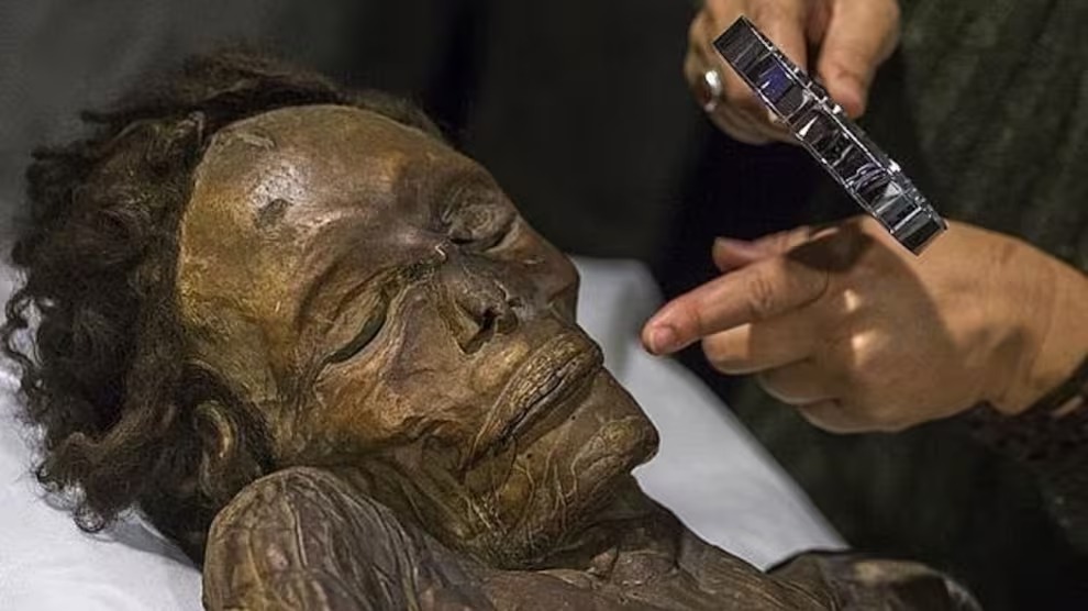 Polémica en España por el retiro de una momia indígena de un museo