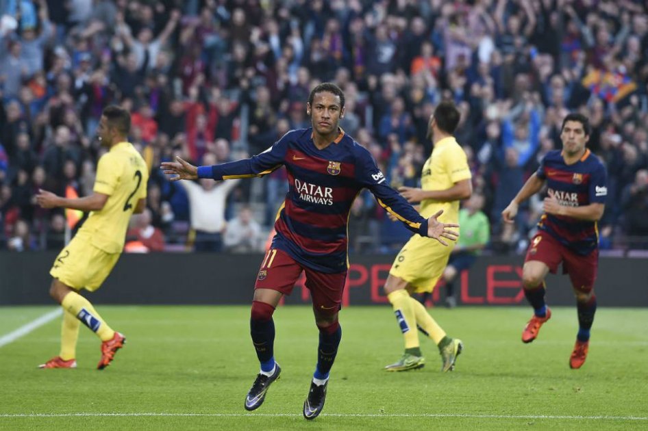 Neymar firma su renovación por cinco años