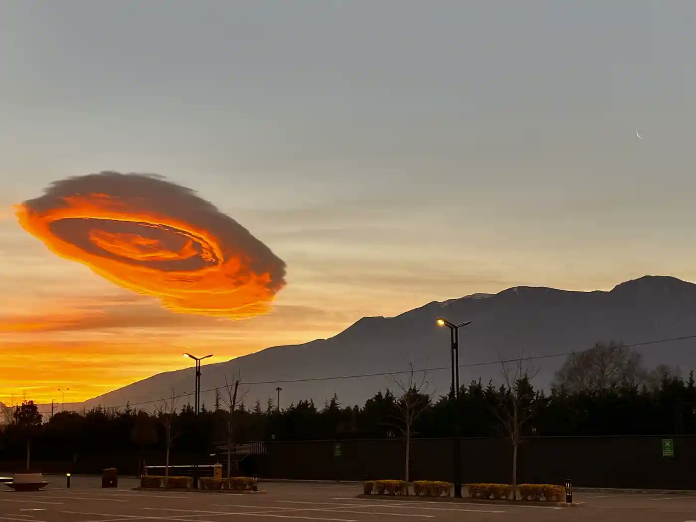 Video: ¿qué era la gran nube roja que apareció en cielo de Turquía?