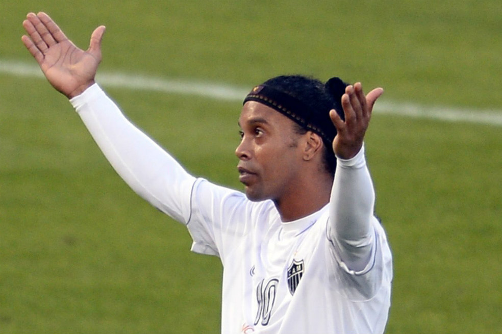 «Gracias, vieja», la conmovedora dedicatoria de Ronaldinho a la pelota