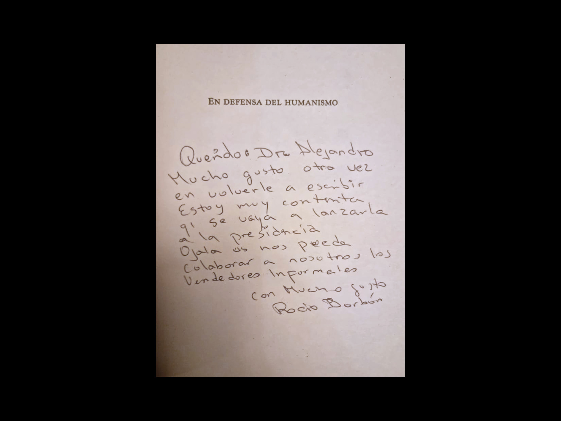 Piratean libros de Alejandro Gaviria y se los entregan con curiosas dedicatorias.