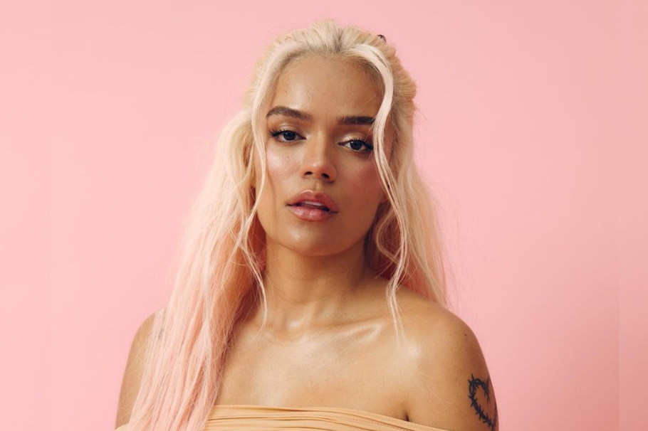 Karol G recibió el Grammy con el corazón en duelo: fallece una persona  “cercana” | Revista Cromos