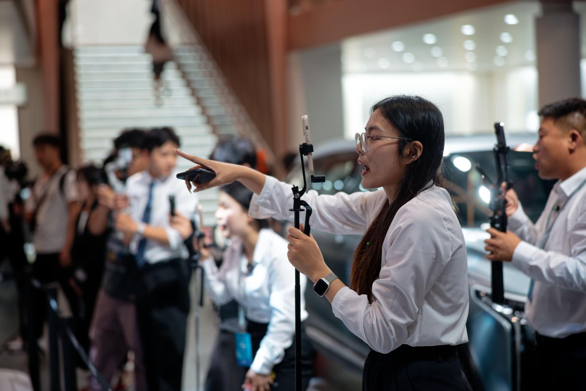 En China ahora los influencers tendrán que presentar credenciales profesionales