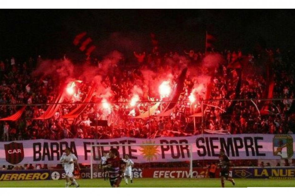 Barras bravas asaltan a jugador de su propio club en Argentina