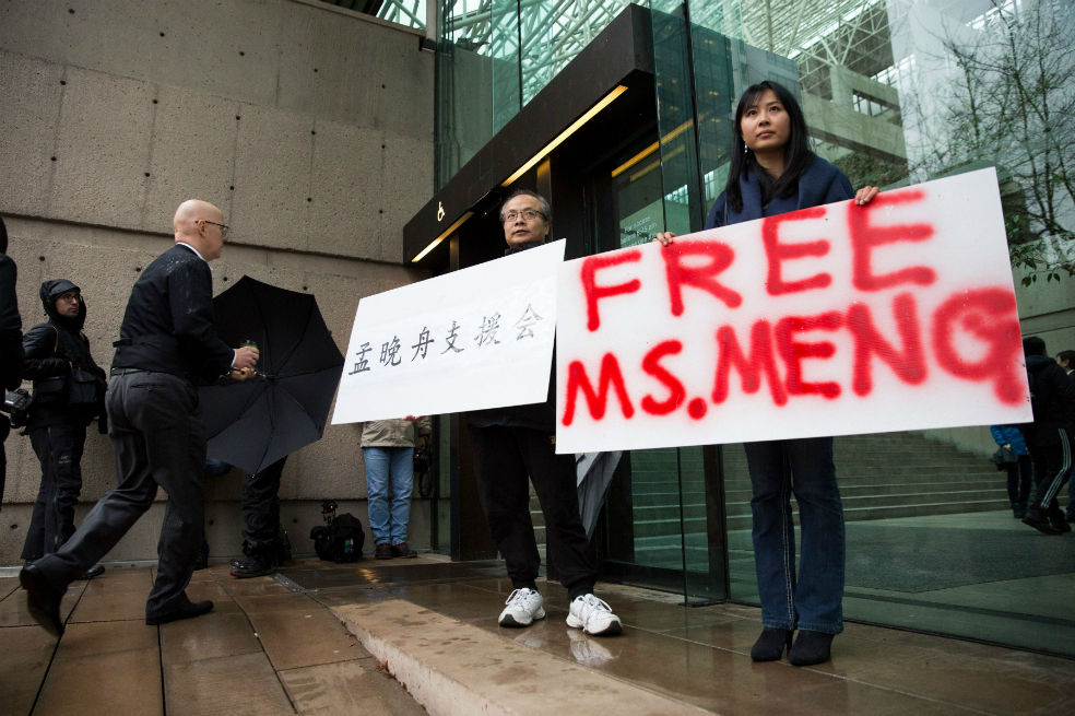 Juez de Canadá otorga libertad bajo fianza a ejecutiva de Huawei