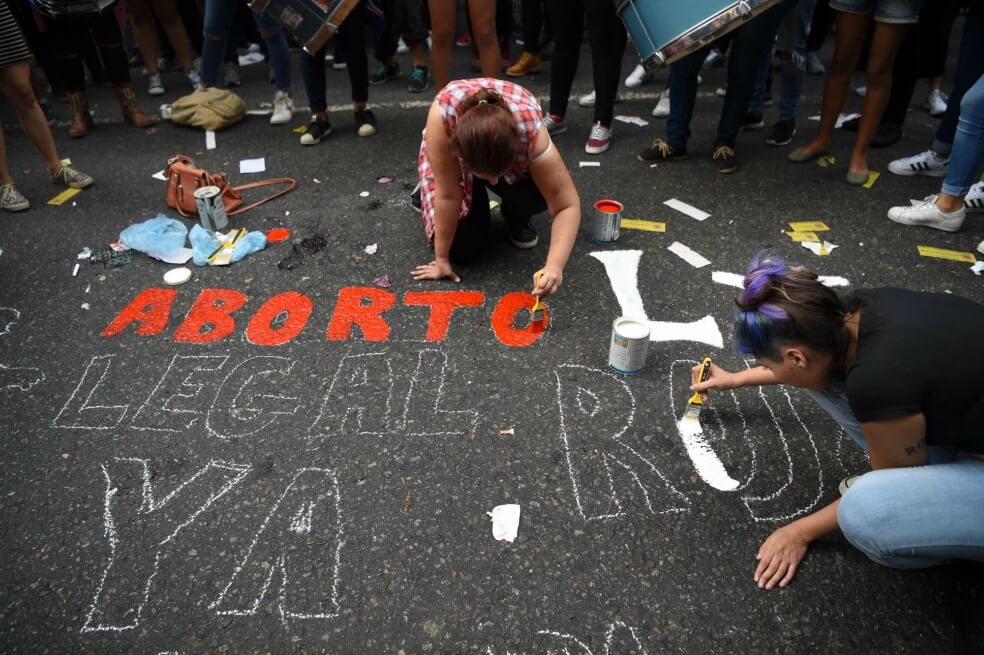 «Decir que hoy se violan más mujeres porque se puede abortar es indigno»: abogada