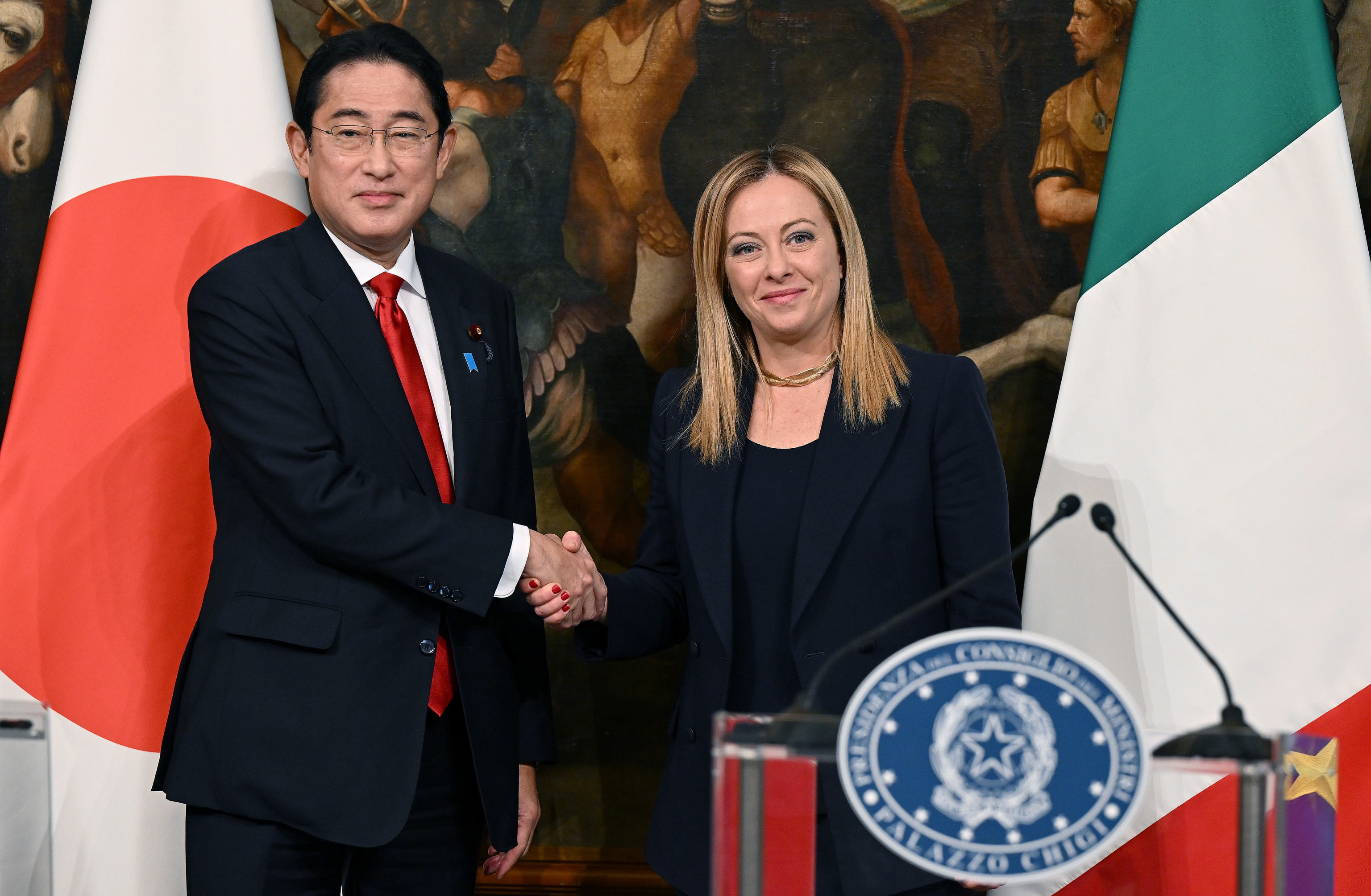 Japón y Reino Unido firman acuerdo de defensa frente a las amenazas de China