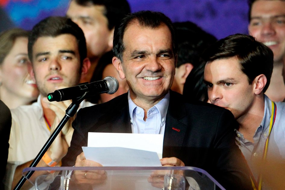 Si soy elegido decretaré el 7 de Agosto suspensión de diálogos: Óscar Iván Zuluaga