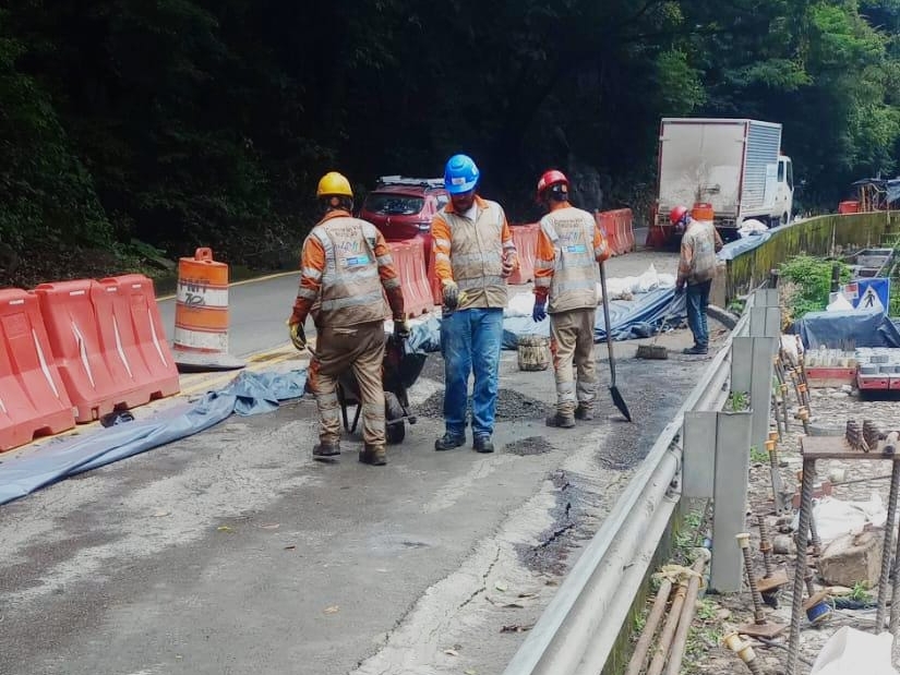 En la Nariz del Diablo, en la Vía Bogotá Girardot, hay riesgo de pérdida de la banca.