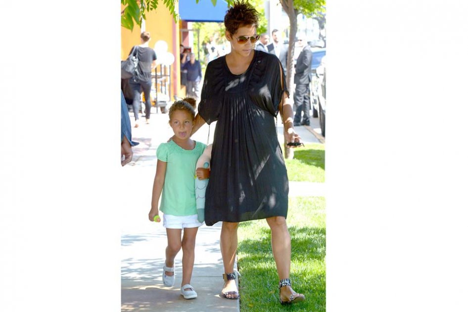 Halle Berry demanda a su ex por ‘aclarar y alisar’ el pelo de su hija
