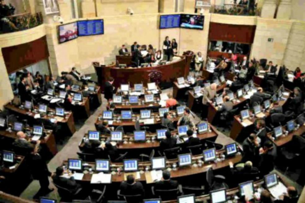 Ley contra ausentismo, otro de los proyectos que se hundió en el Congreso
