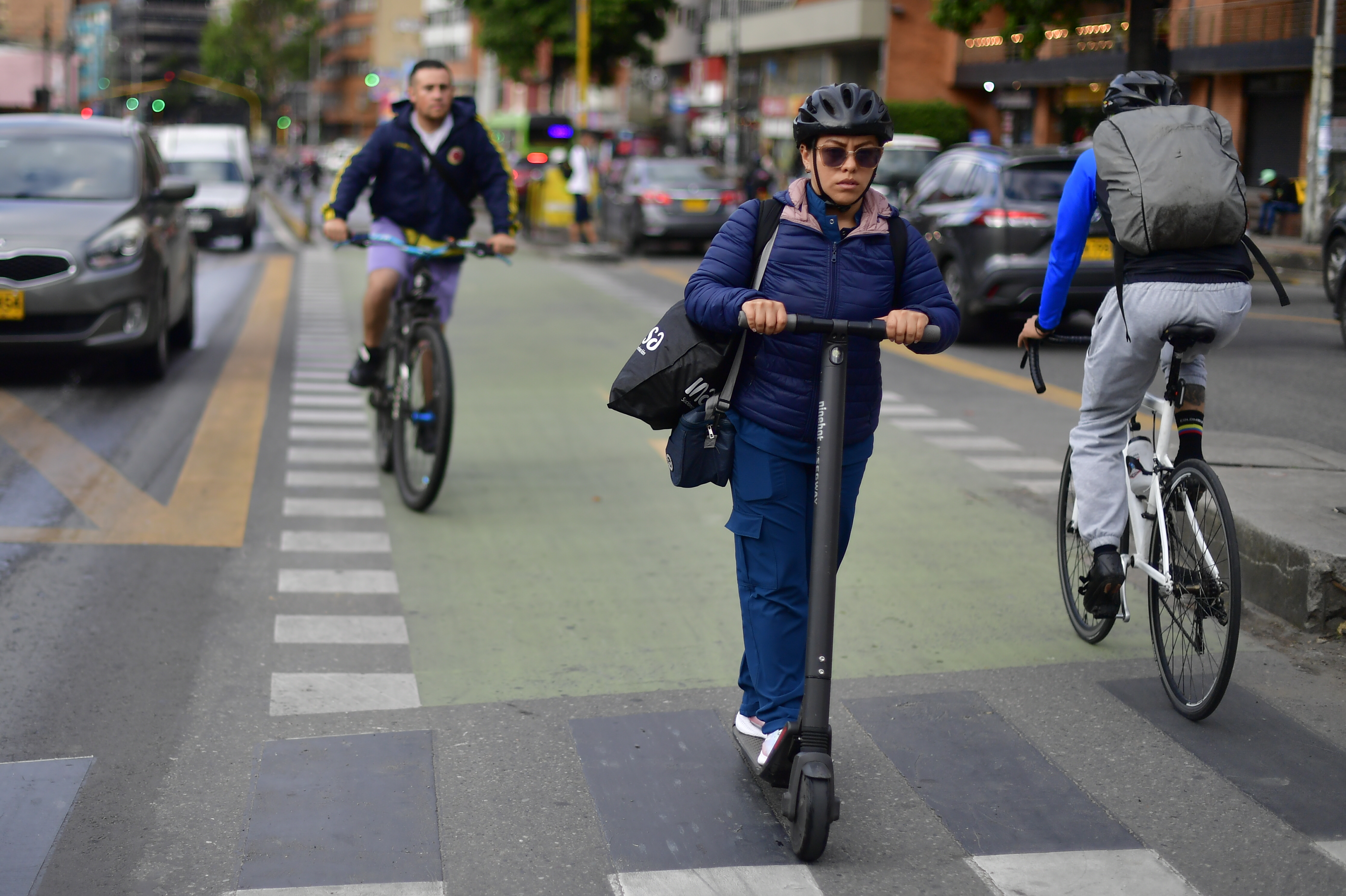 Mintransporte pone reglas a patinetes y bicis eléctricas: lo que cambia con nueva resolución