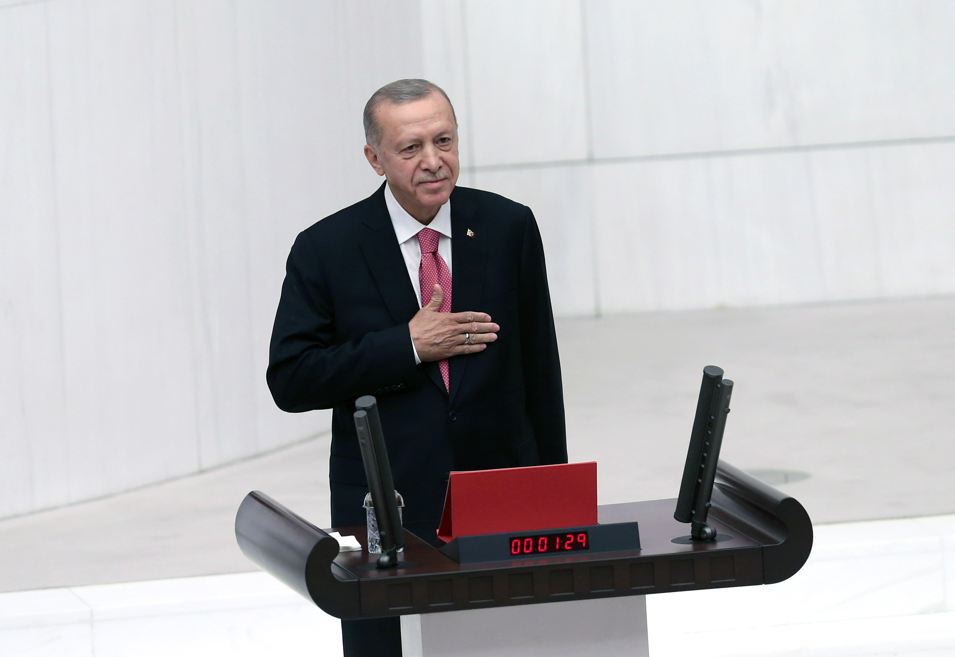 Ankara (Turkey), 03/06/2023.- Turkish President Recep Tayyip Erdogan attends his swearing-in ceremony after being re-elected as the Turkish President, at the Turkish Grand National Assembly (TBMM) in Ankara, Turkey, 03 June 2023. Erdogan won Turkey's presidential run-off on 28 May and was re-elected president, according to Turkey's Supreme Election Council. (Turquía) EFE/EPA/NECATI SAVAS