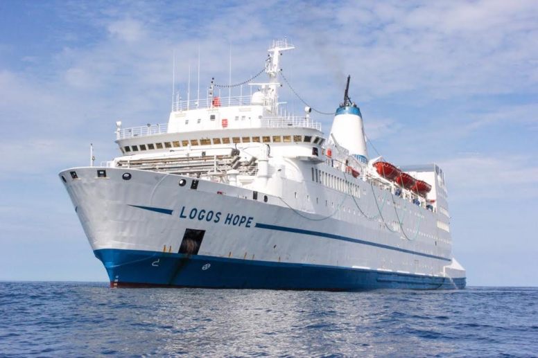 Barco que alberga librería flotante más grande del mundo llega a R.Dominicana