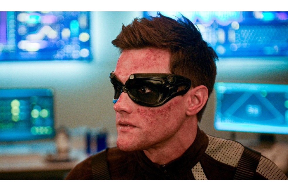 Hartley Sawyer, actor de “The Flash”, despedido por trinos racistas y misóginos