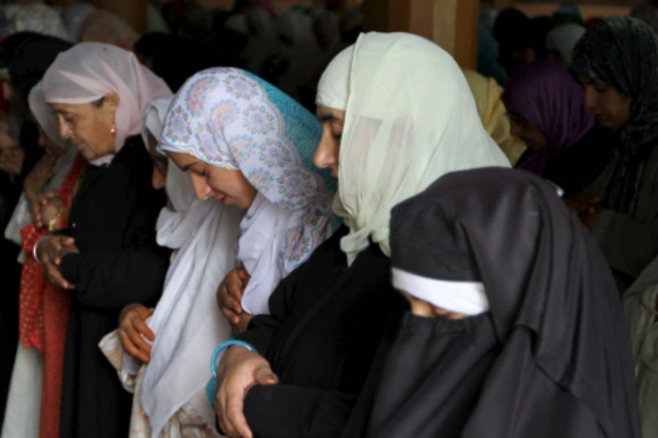Una falda larga revive polémica en Francia sobre la laicidad en escuelas