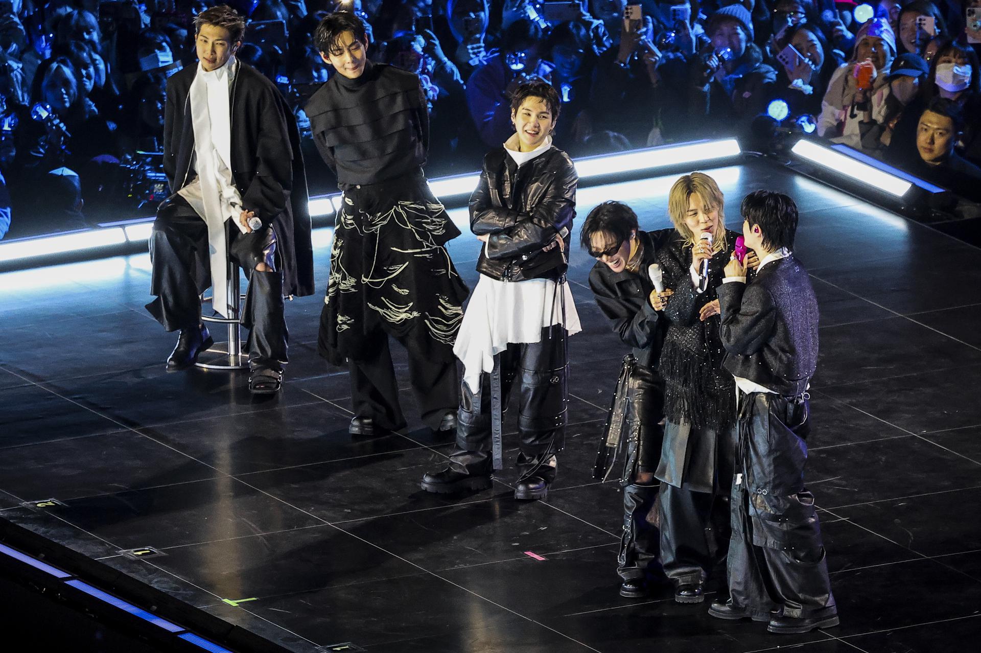 La directora de ‘K-pop Demon Hunters’, ganadora del Óscar, testigo del regreso de BTS