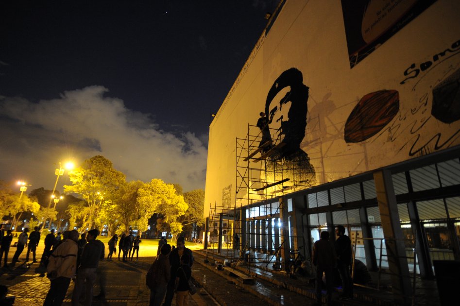 El Che vuelve a la plaza porque no se puede negociar un símbolo histórico: estudiante de la U. Nacional