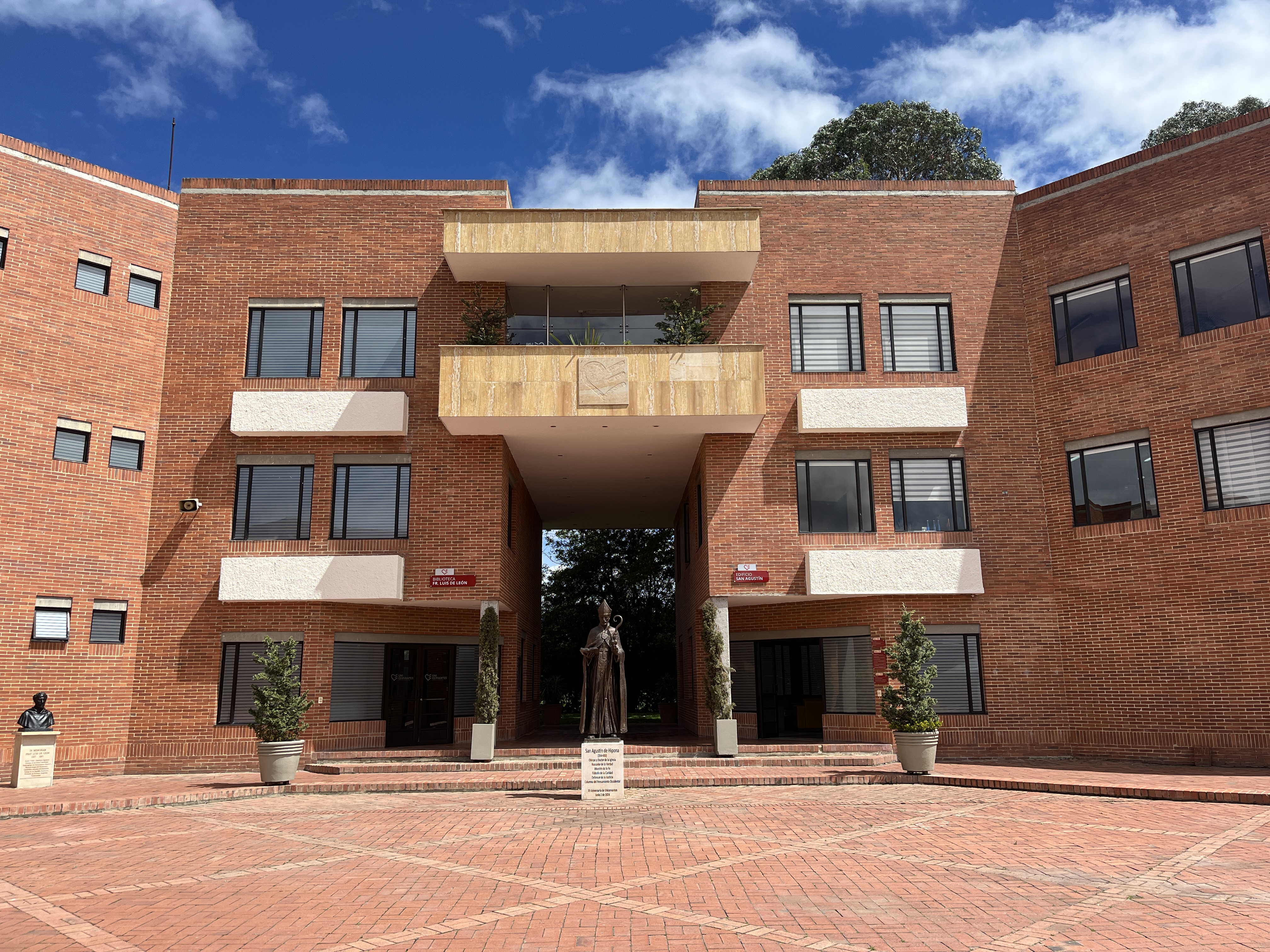 Unicervantes, comprometida con una Colombia más libre, educada y con valores