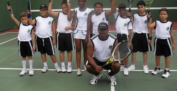 En el Chocó, una escuela de tenis contra la discriminación