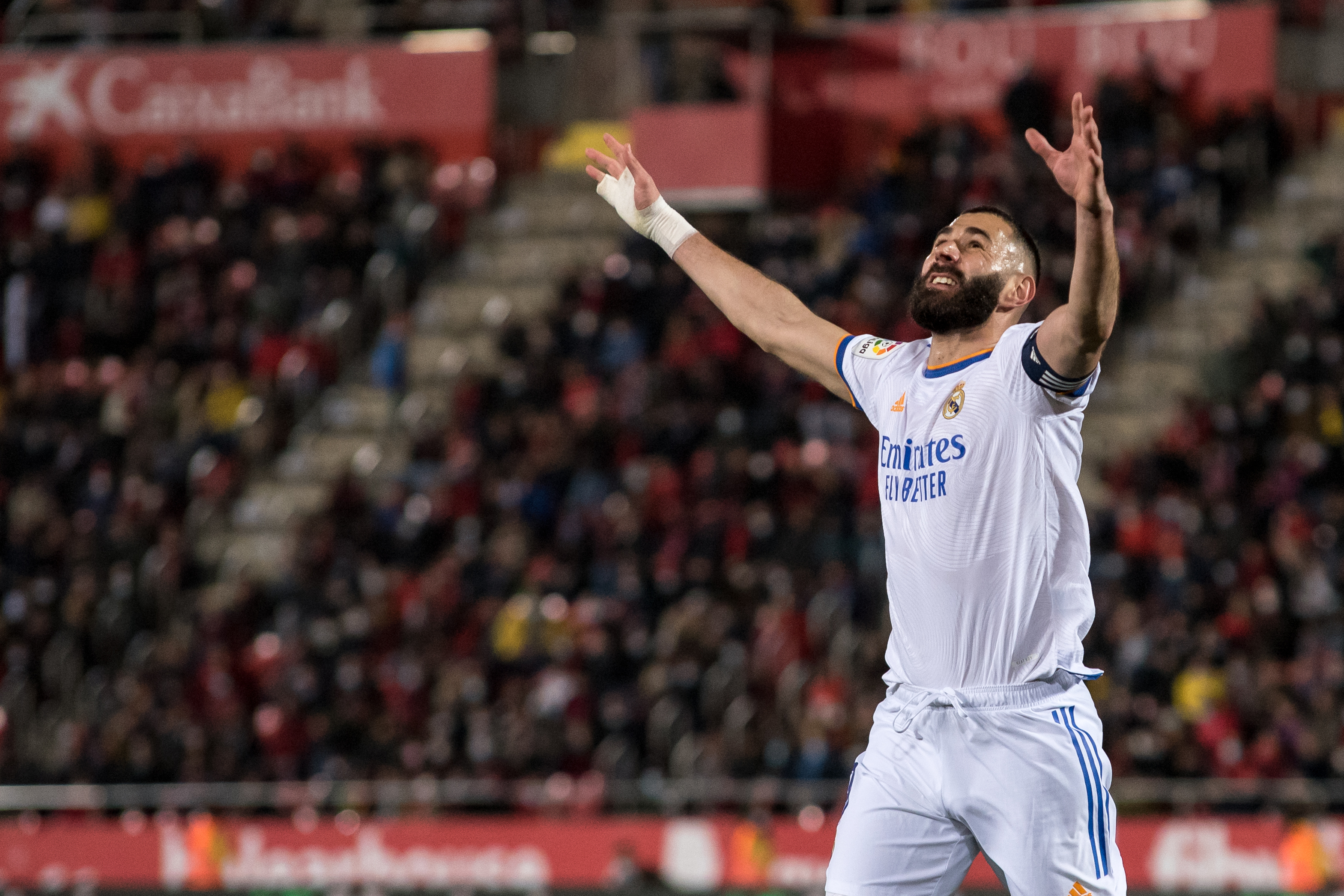 Real Madrid goleó a Mallorca y amplió su ventaja en la Liga de España