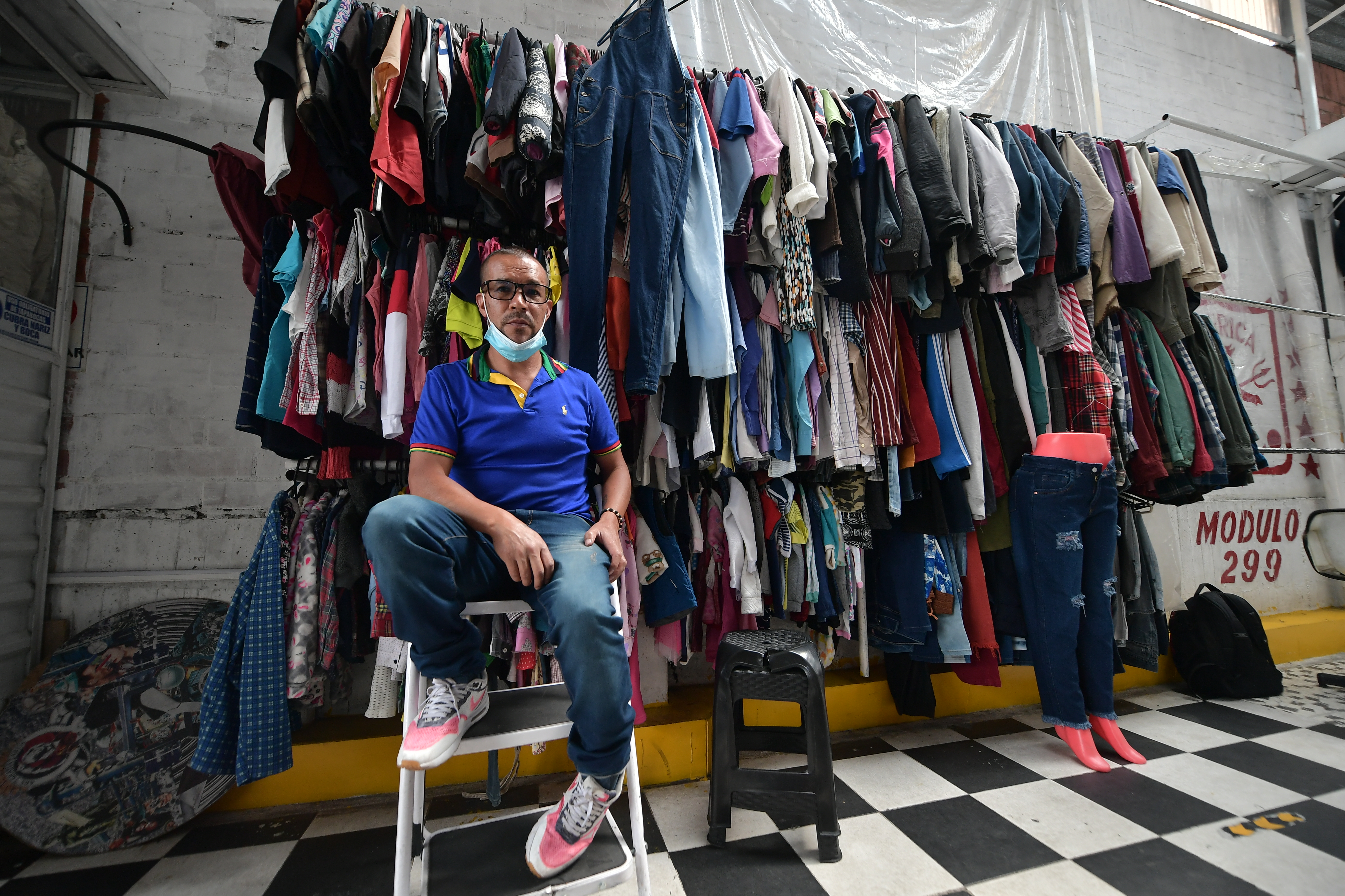 Venta de ropa usada, el negocio que creció con la pandemia en Bogotá | EL  ESPECTADOR