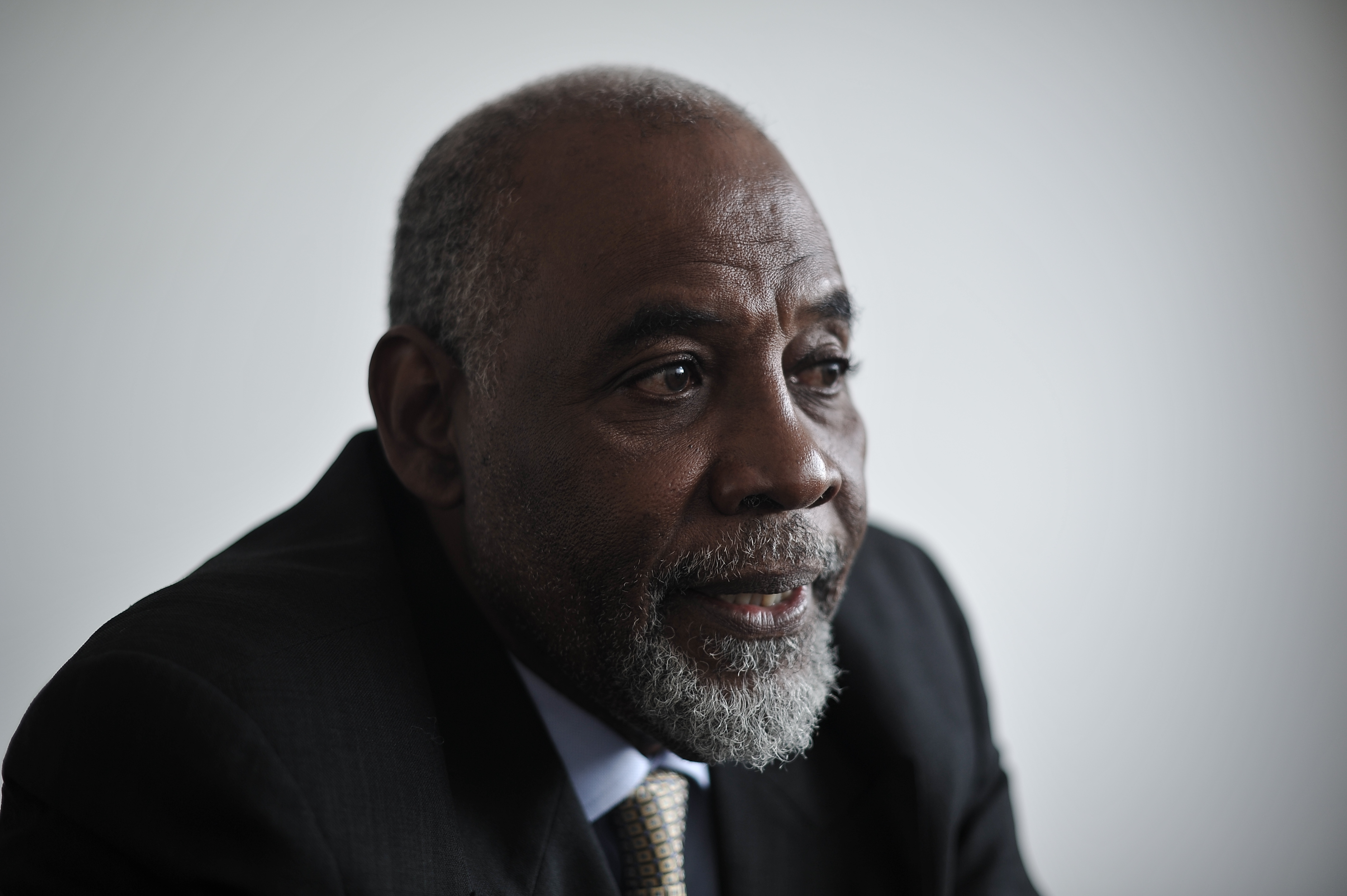 Kent Francis, el archipiélago y los proyectos de reubicación voluntaria
