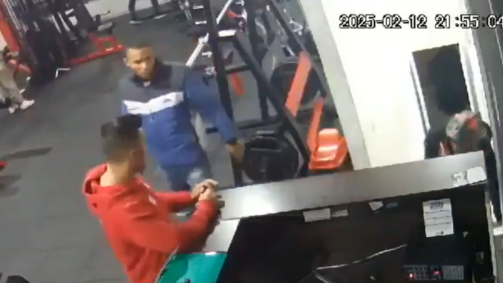 En video quedó grabado el atraco en un gimnasio en el barrio Castilla