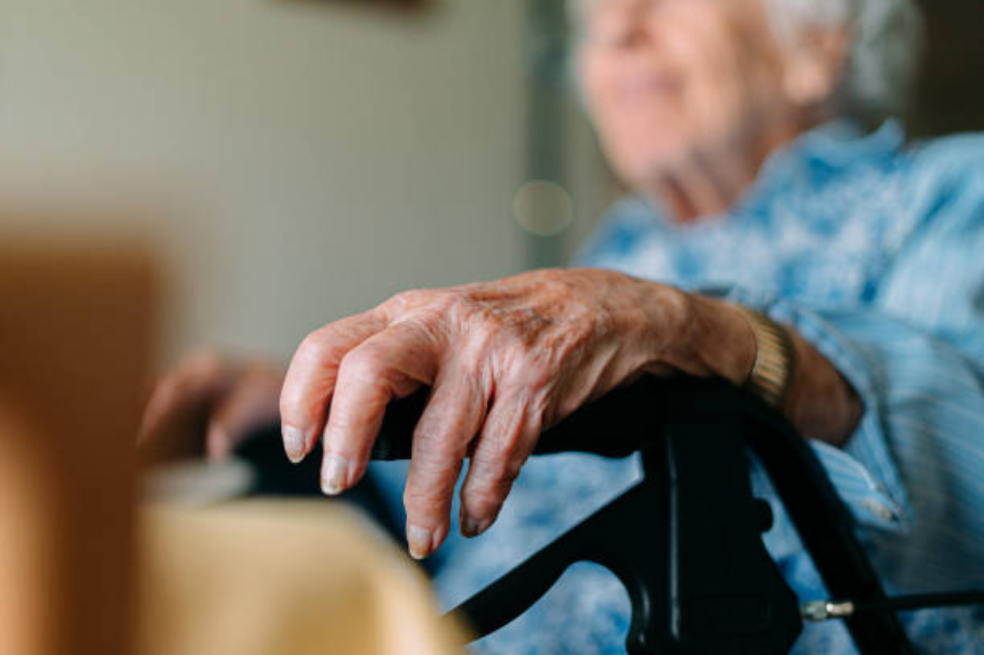 Vivir más de 100 años: primera radiografía de los centenarios en Colombia