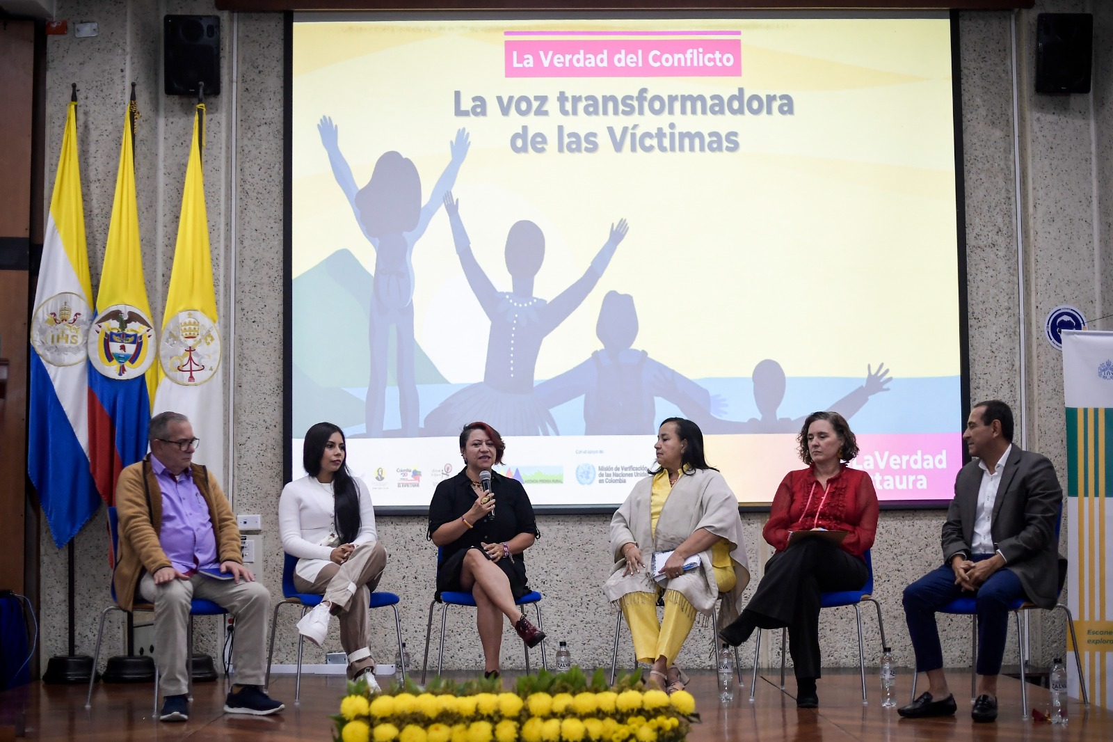 El conversatorio se realiza en el marco de la Semana por la Paz realizada en la Universidad Javeriana.