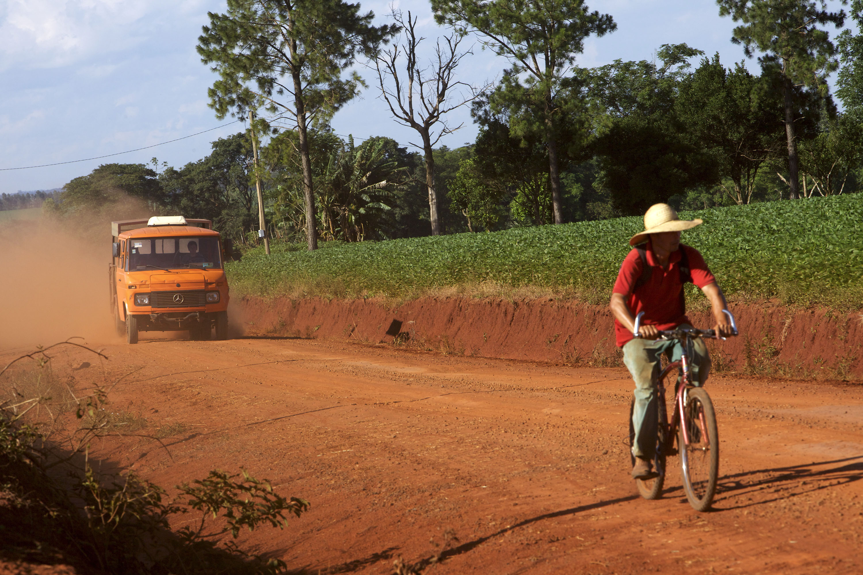 Paraguay, el país que más crece en Sudamérica y en un vecindario «complicado»
