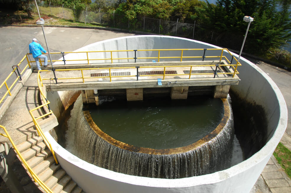 Inversión en proyectos de agua potable y saneamiento llegará a $1,8 billones en 2020
