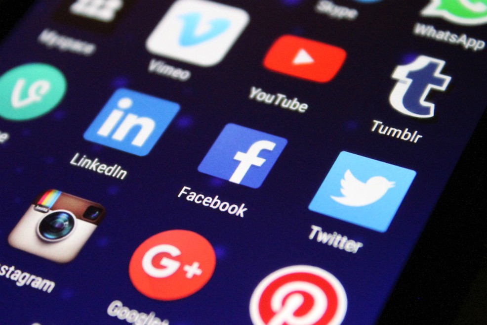Secretos de Facebook en aplicación generan intriga internacional