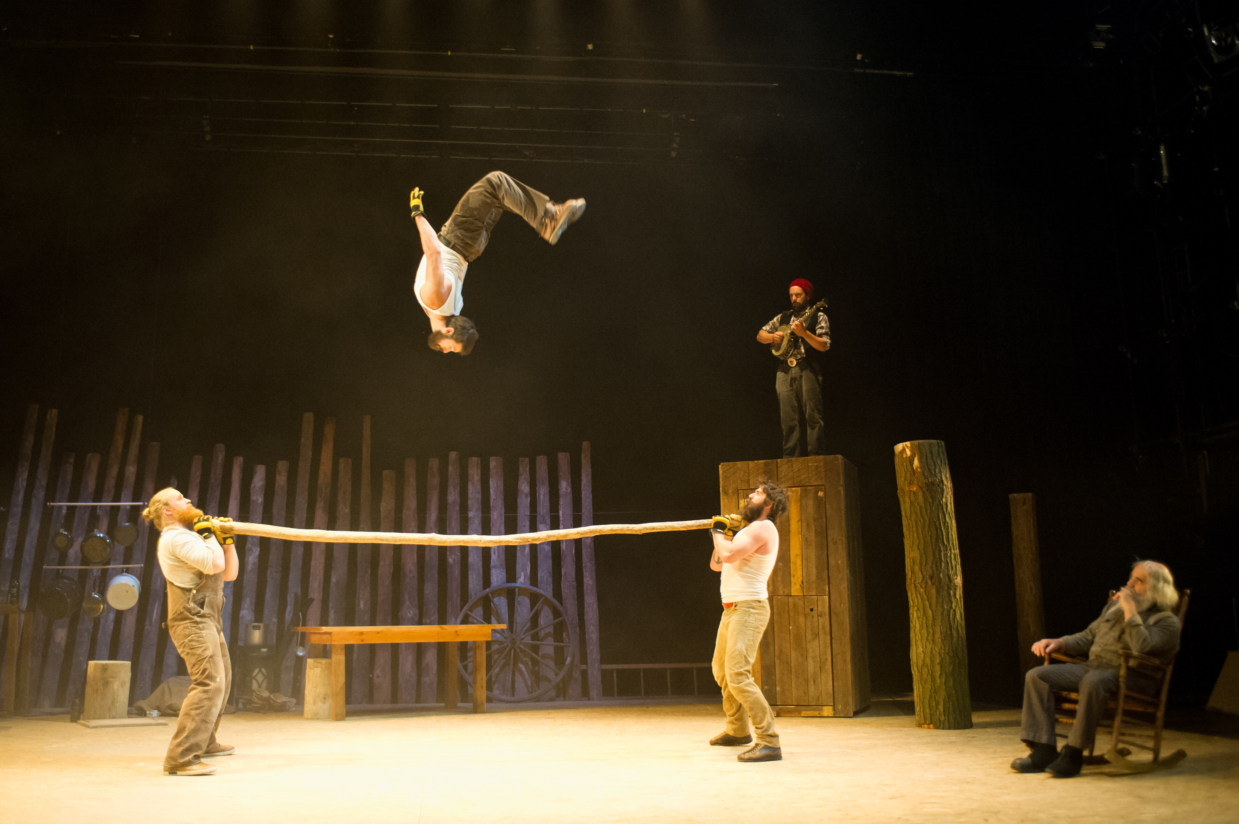 Cirque Alfonse es una compañía canadiense.