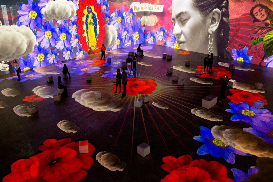 La primera experiencia inmersiva de Frida Kahlo, la vida de un ícono