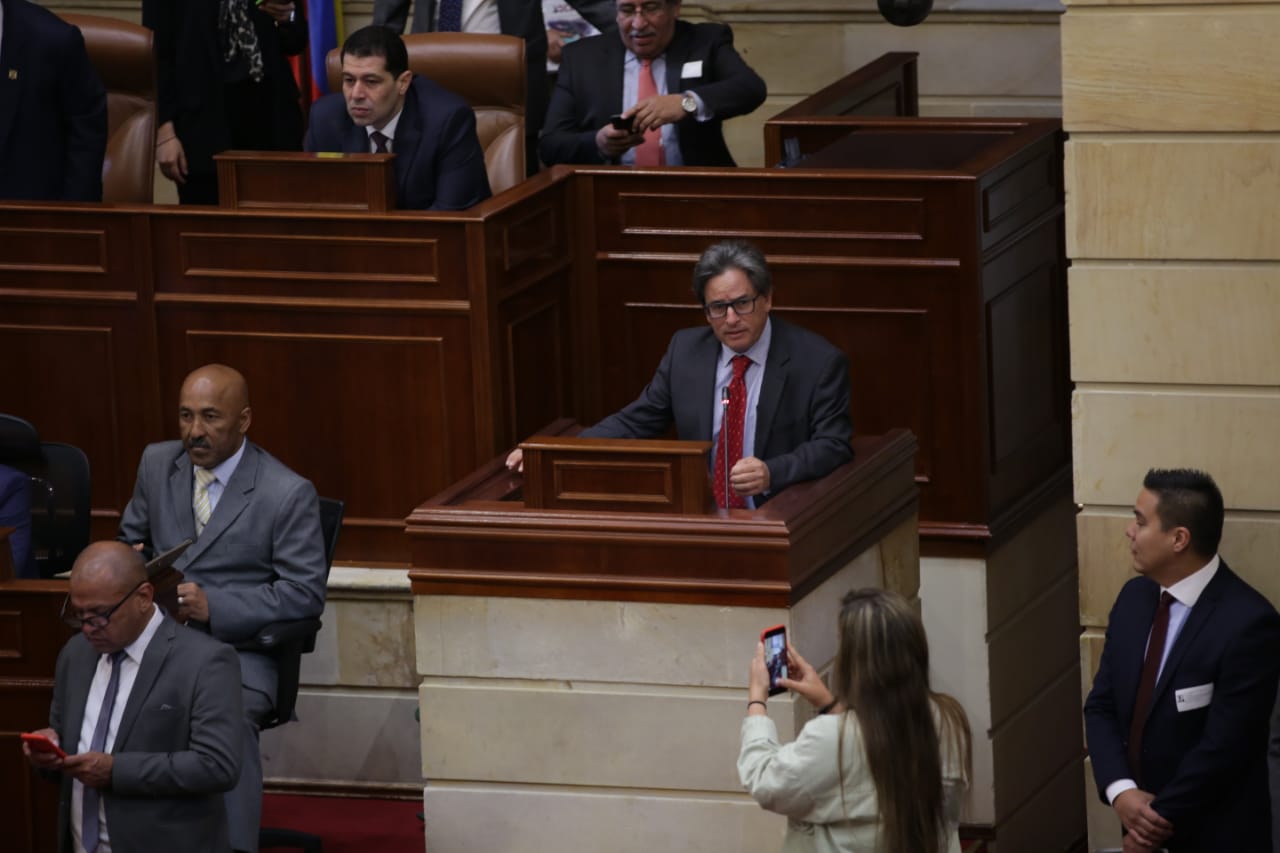 El ministro de Hacienda, Alberto Carrasquilla, durante el primer debate sobre el Presupuesto General para 2020.