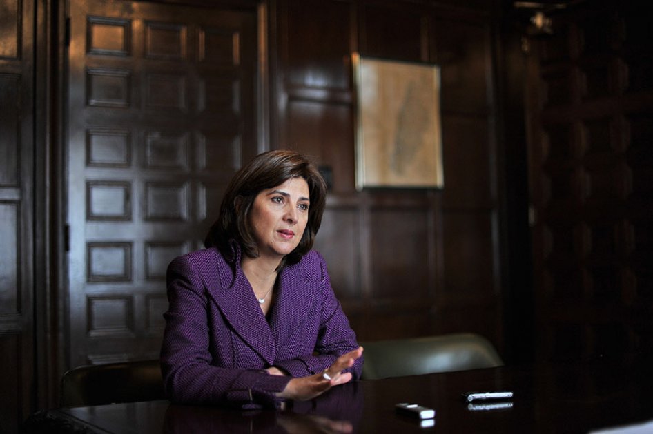 “Exigimos la rectificación del decreto”: María Ángela Holguín