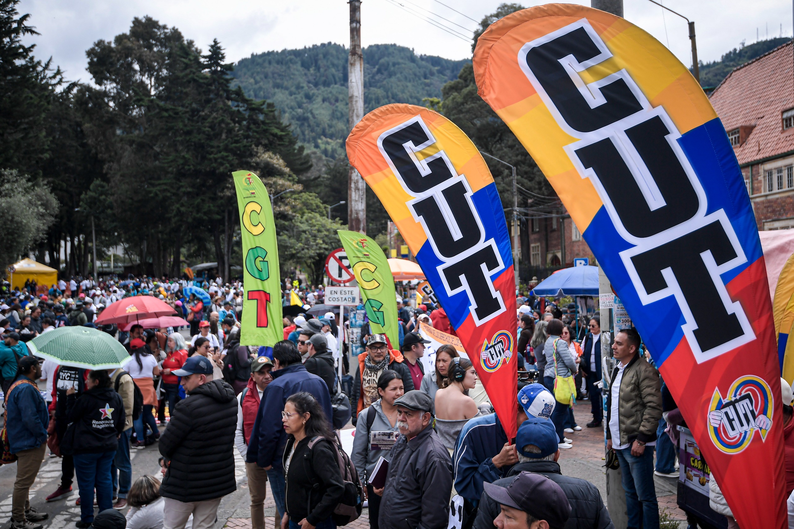 Así avanzan las marchas de Fecode en Bogotá y las principales ciudades de Colombia