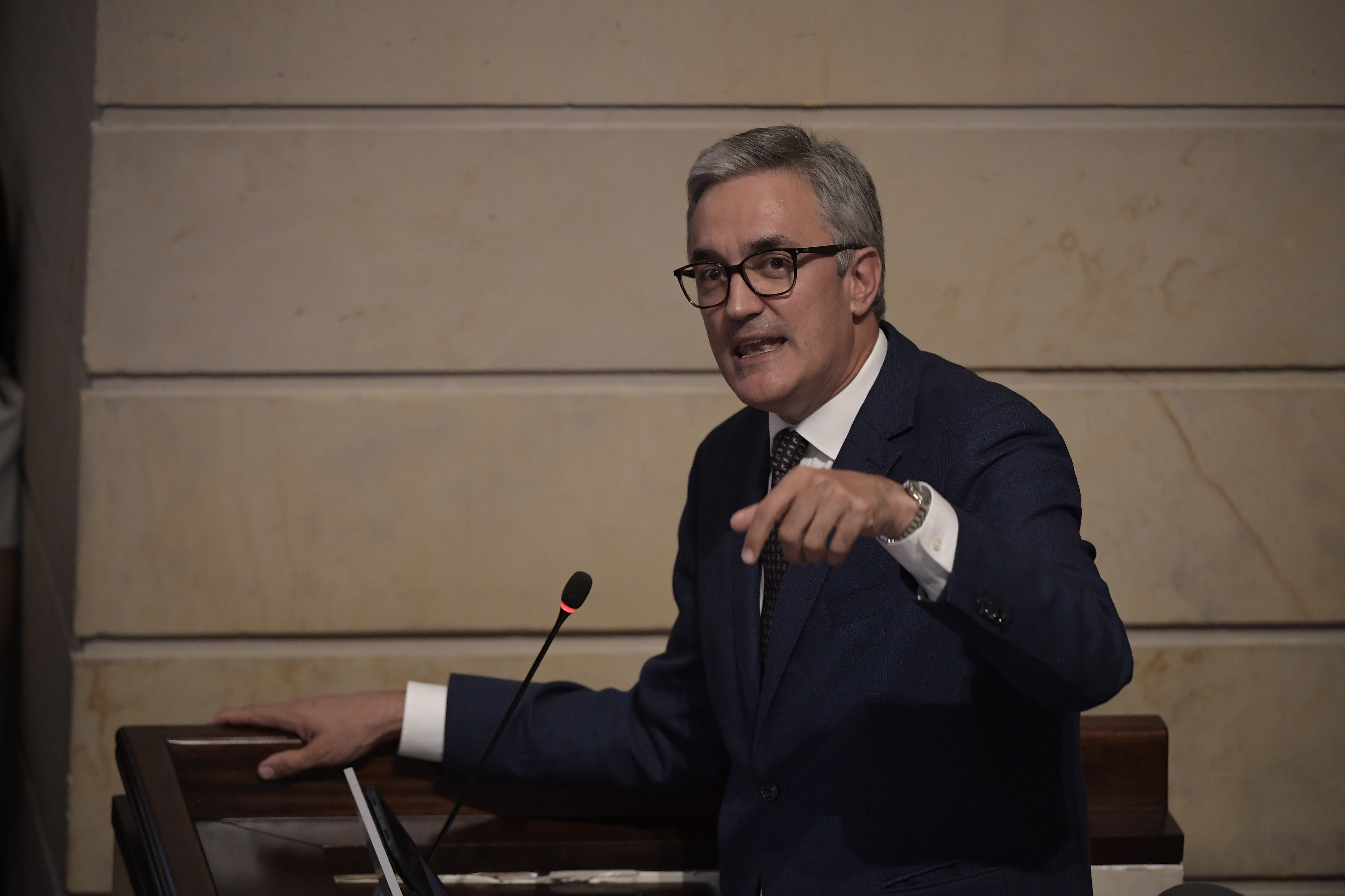 “Van más de dos años”: Christian Garcés choca con Alirio Uribe por avance de caso Petro
