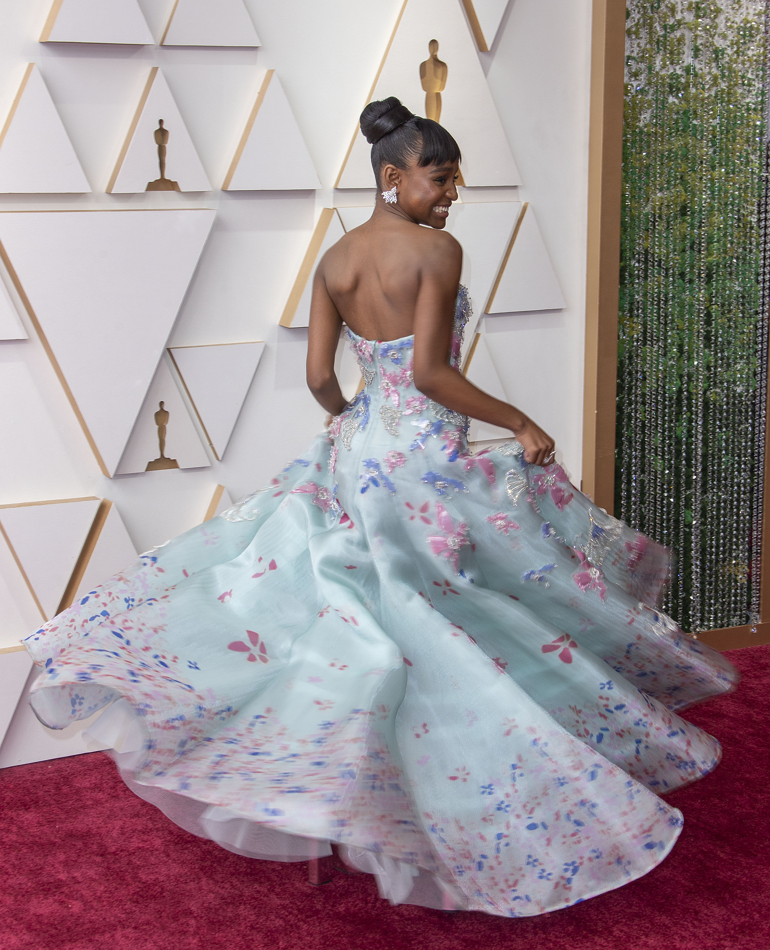 OSC01. LOS ÁNGELES (CA, EE.UU.).- 27/03/2022.- Saniyya Sidney posa en la alfombra roja a su llegada a la entrega de los Premios Óscar hoy, en el Teatro Dolby de Los Ángeles, California (EE.UU.). EFE/ Javier Rojas