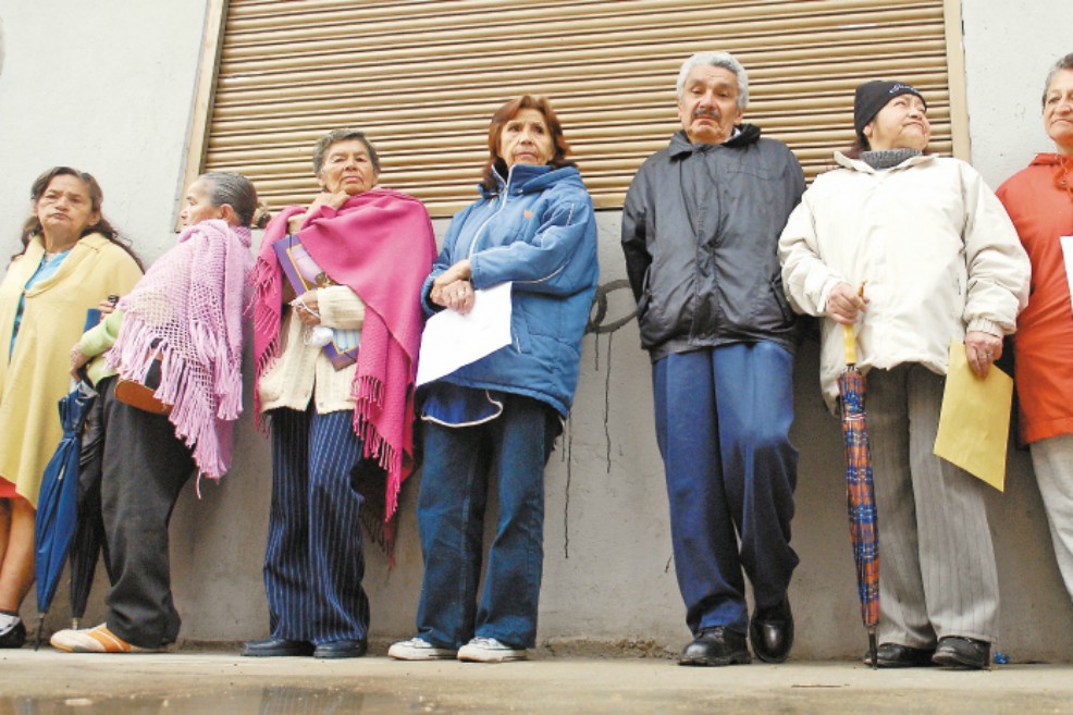 Porvenir debe devolver saldos de afiliados si cumplen con la edad: Corte Constitucional