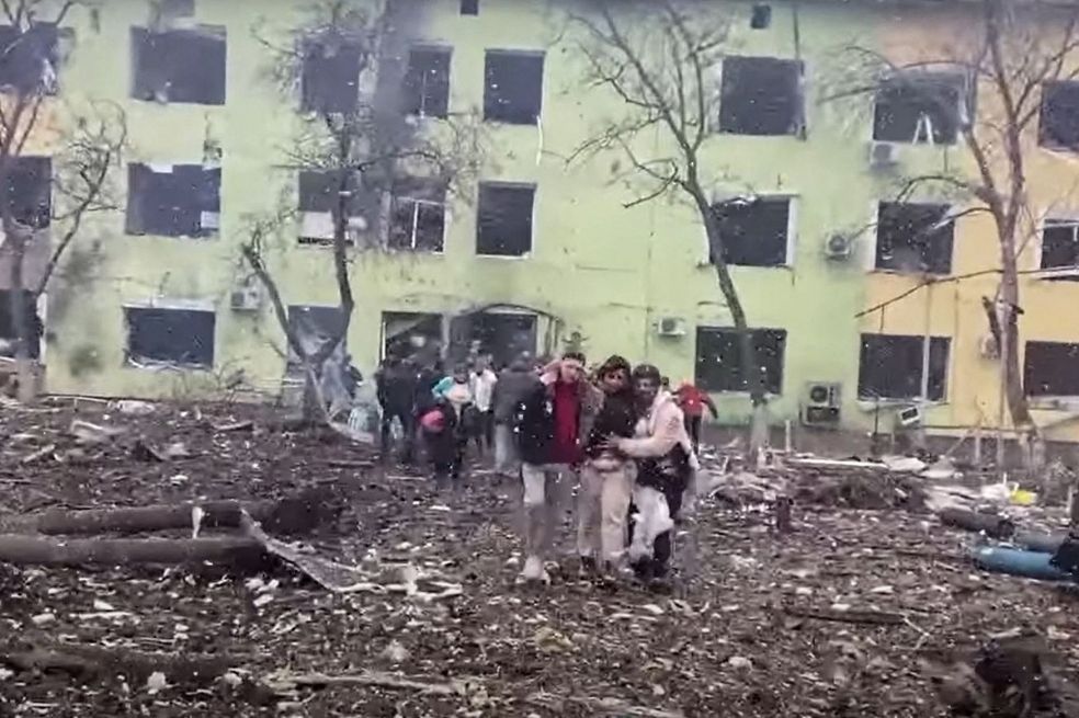 El hospital pediátrico de Mariúpol fue el tercero destruido en Ucrania por bombardeos rusos, según la ONU.
