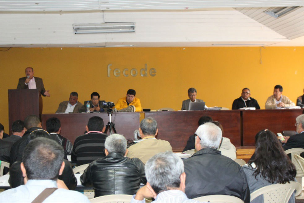 Se reanudan conversaciones entre Fecode y Gobierno, pero el paro se mantiene